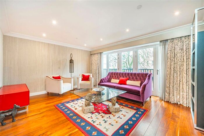 5 Bedroom Property For Sale In Havilland Mews, Shepherds Bush, W12
