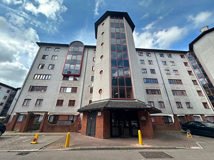 1 Bedroom Flat To Rent In Eleanor Way, Waltham Cross, EN8