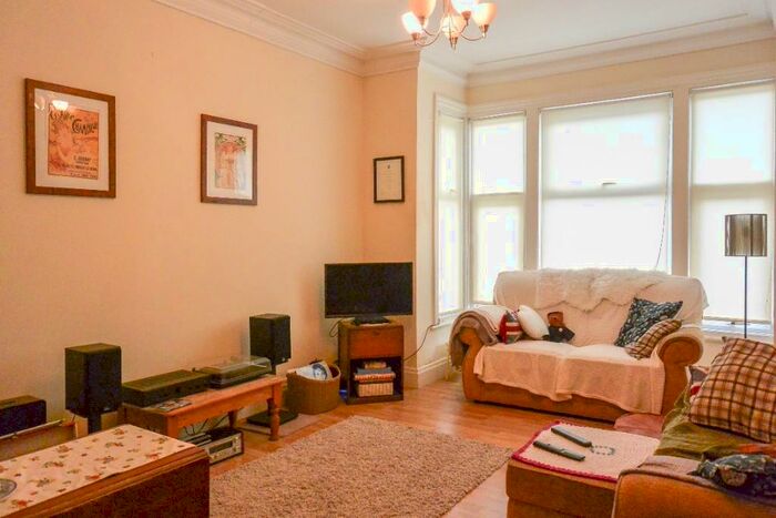 1 Bedroom Flat To Rent In Flat Stanmore Road, Leeds, West Yorkshire, LS4