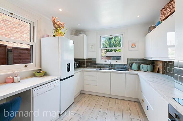 3 Bedroom Terraced House For Sale In Cedar Road, Croydon, CR0