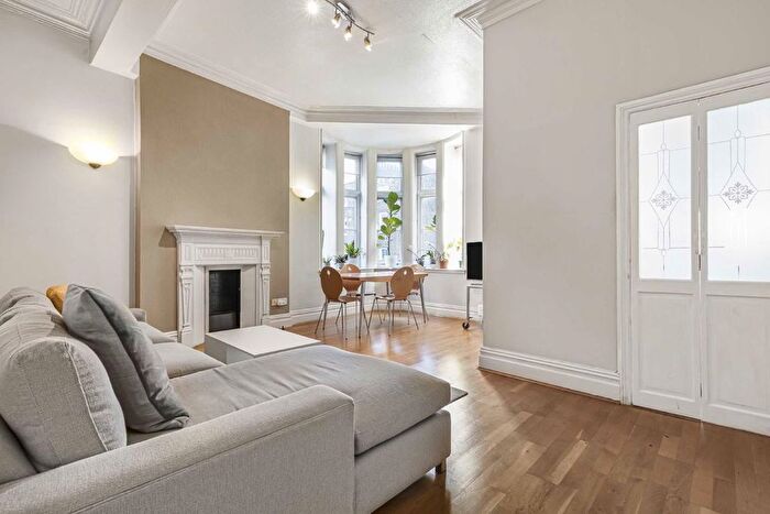 1 Bedroom Flat To Rent In Bernard Street, London, WC1N