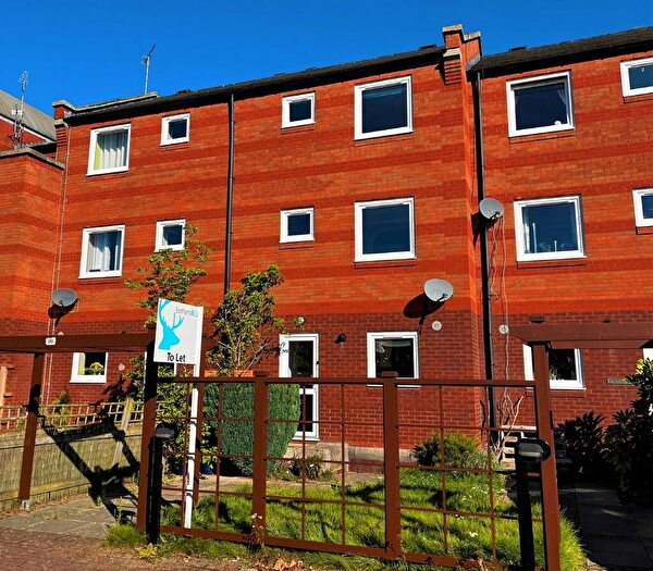 3 Bedroom Terraced House To Rent In Princes Reach, Docklands, PR2