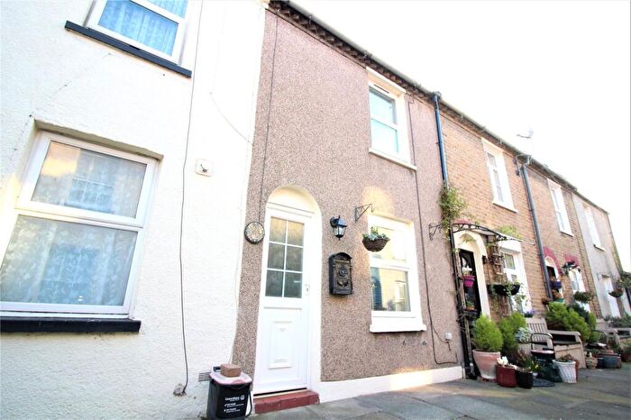 2 Bedroom Terraced House To Rent In Wrotham Road, Gravesend, DA11