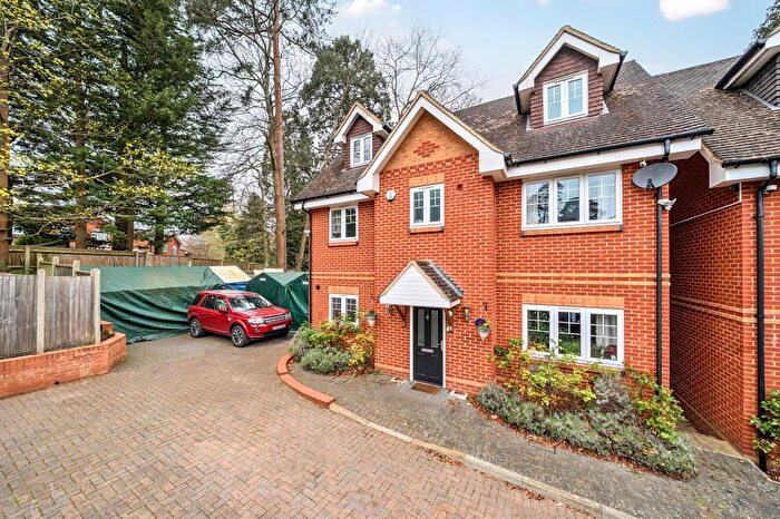 5 Bedroom Detached House For Sale In Camberley, Surrey, GU15