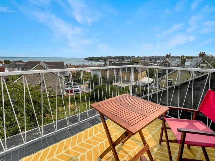 2 Bedroom Flat To Rent In Weston Road, Cowes, PO31