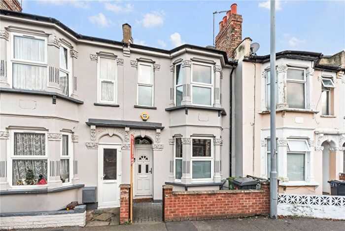 3 Bedroom Terraced House For Sale In Blackhorse Lane, Walthamstow, London, E17