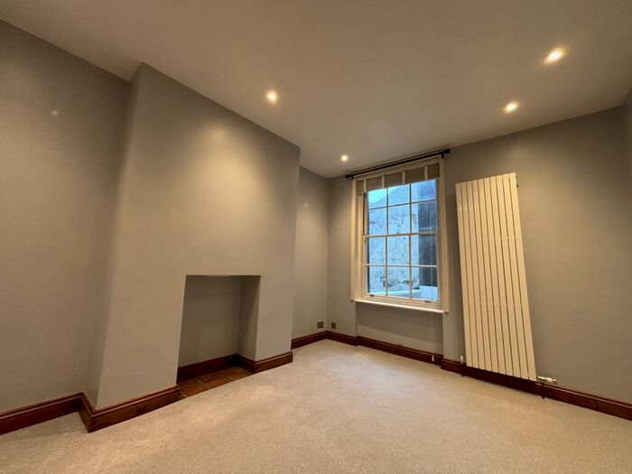 1 Bedroom Flat To Rent In Farm Road, Hove, BN3