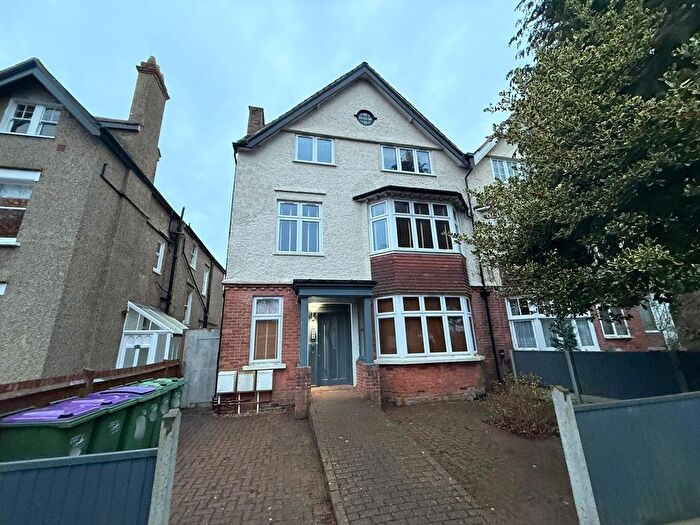 2 Bedroom Flat To Rent In Grimston Gardens, Folkestone, CT20