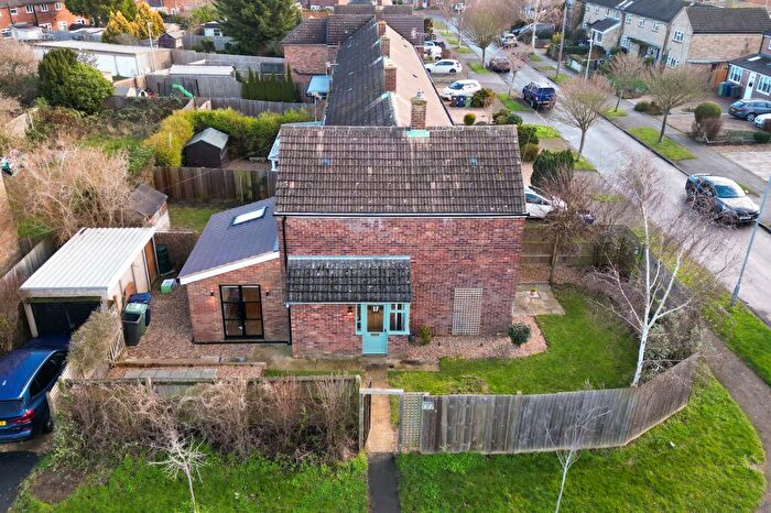 2 Bedroom Semi Detached House For Sale In Mere Way, Cambridge, CB4