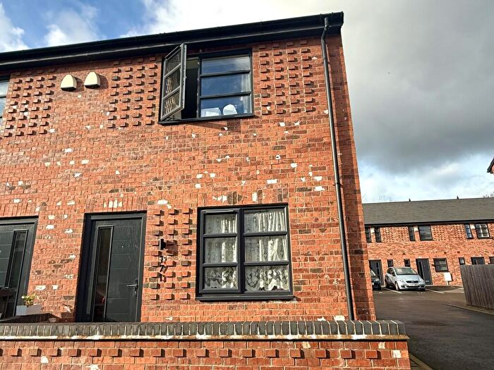 2 Bedroom House To Rent In Oxford Street, Rugby, CV21