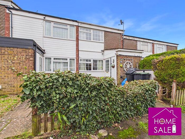 3 Bedroom Terraced House For Sale In Ponds Close, Raunds, NN9