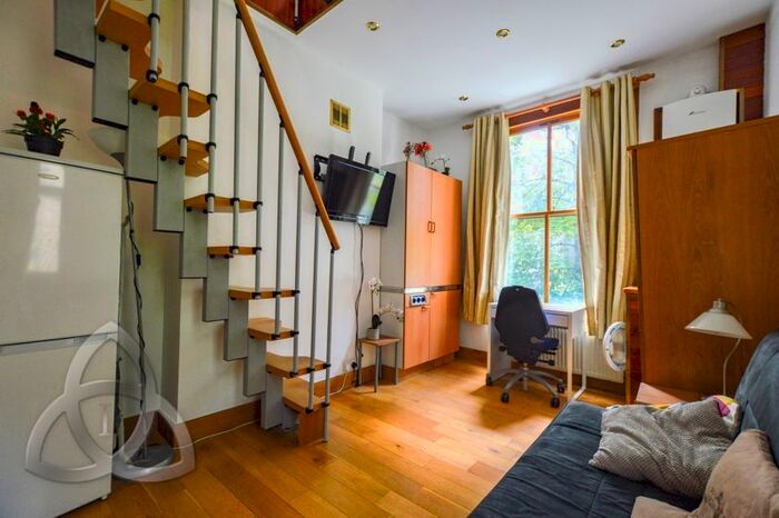 1 Bedroom Flat To Rent In Longridge Road, Earls Court, SW5