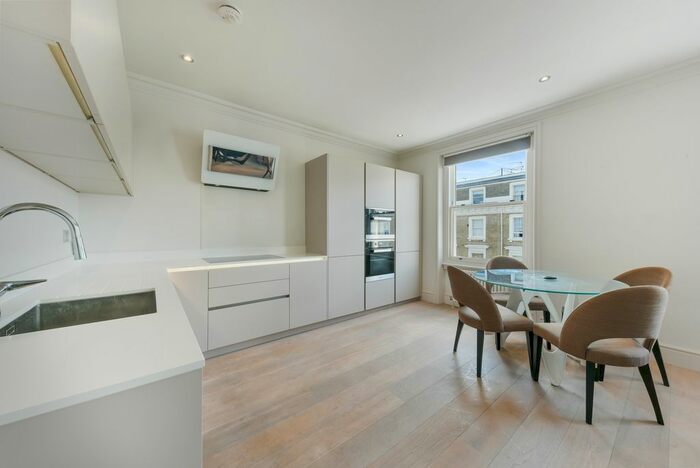 2 Bedroom Flat To Rent In Harcourt Terrace, London, SW10
