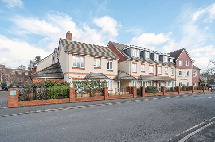 2 Bedroom Property For Sale In Clover Leaf Court, Ackender Road, Alton, Hampshire, GU34