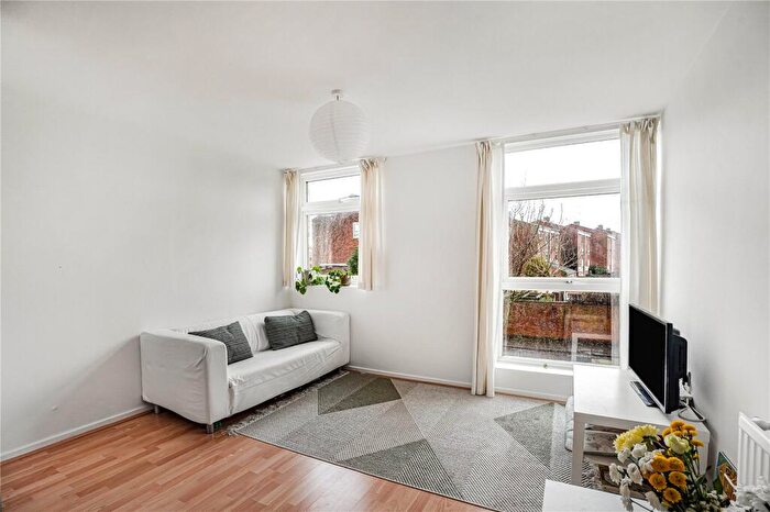 4 Bedroom Terraced House For Sale In Harefields, North Oxford, OX2