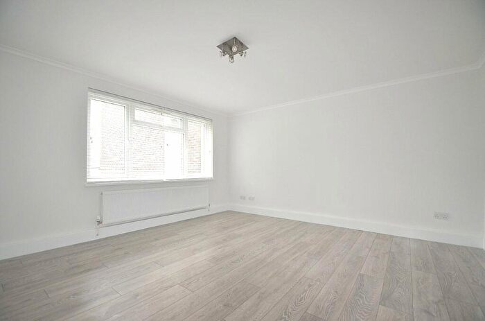 2 Bedroom Apartment To Rent In Stanley Road, Carshalton, SM5