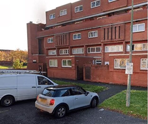 3 Bedroom Semi-Detached House To Rent In Glasgow, Lanarkshire, G20