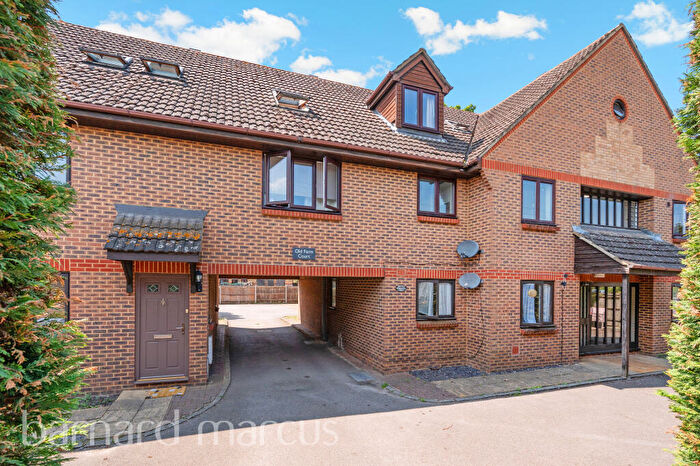 1 Bedroom Flat To Rent In Farm Road, Esher, KT10