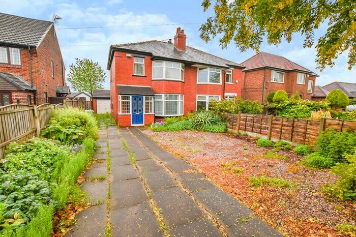 3 Bedroom Semi-Detached House To Rent In Bolton Road, Bury, BL8