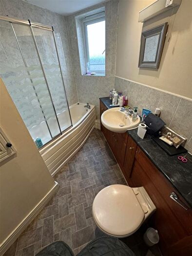 2 Bedroom Property To Rent In Waterside Drive, Hockley, Birmingham, B18