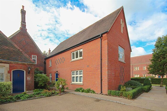 3 Bedroom Apartment To Rent In Myers Court, The Galleries, Warley, Essex, CM14