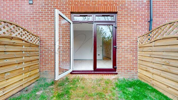 1 Bedroom Flat To Rent In Coronation Road, Basingstoke, RG21