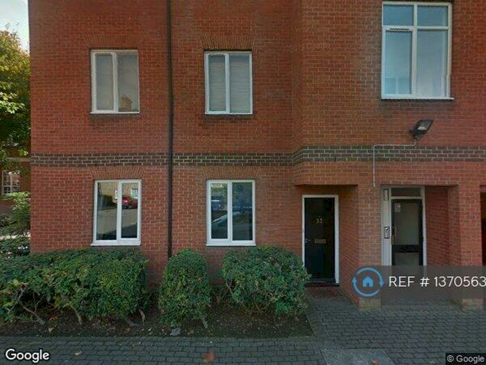 2 Bedroom Flat To Rent In Bluecoat Court, Hertford, SG14