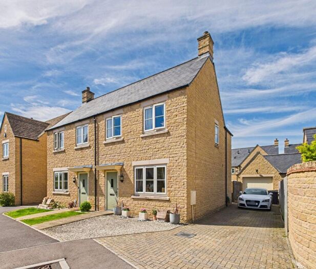 3 Bedroom Semi-Detached House For Sale In Blackbird Close, Bourton-on-the-Water, GL54