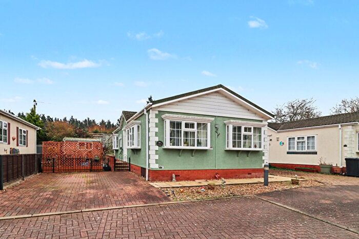 2 Bedroom Mobile/park Home For Sale In Hardwick Road, King's Lynn, Norfolk, PE30