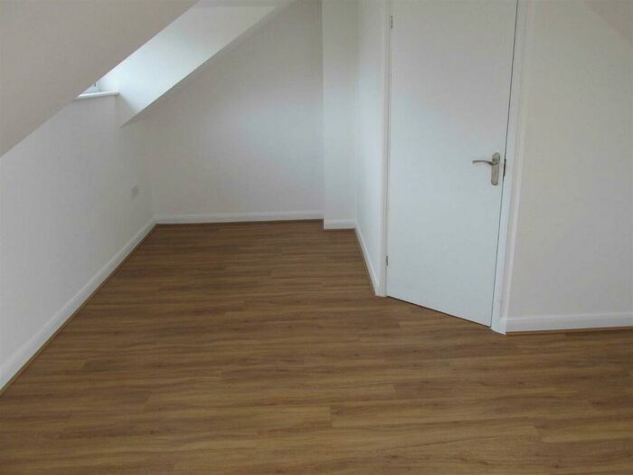 Studio To Rent In - Chester Road North, Sutton Coldfiled, B73