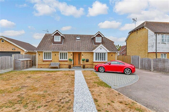 4 Bedroom Detached House For Sale In Kingfisher Close, Iwade, Sittingbourne, Kent, ME9