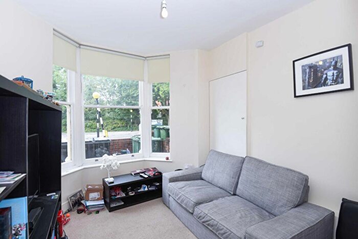 2 Bedroom Apartment To Rent In Iverson Road, West Hampstead, London, NW6