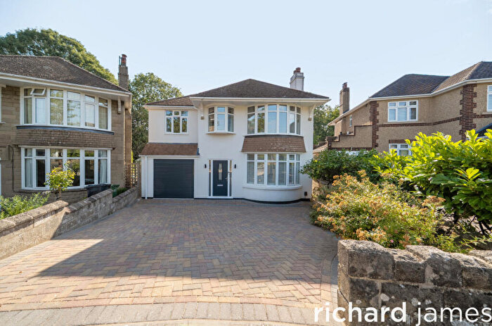 4 Bedroom Detached House For Sale In Corby Avenue, Lakeside, Swindon, SN3