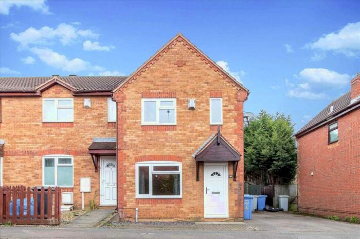 3 Bedroom End Of Terrace House To Rent In Sycamore Close, Kettering, NN16