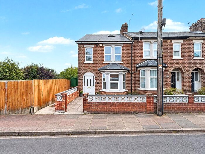 4 Bedroom End Of Terrace House For Sale In Balfour Road, Chatham, Kent, ME4
