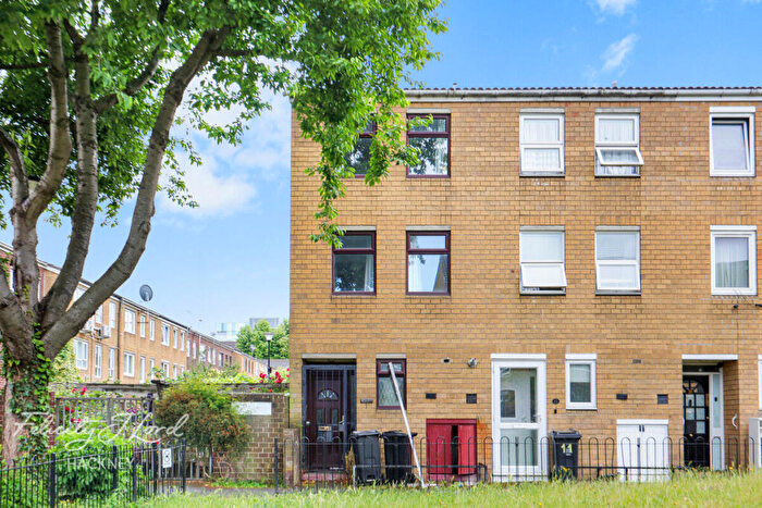 3 Bedroom Terraced House For Sale In Camerton Close, London, E8