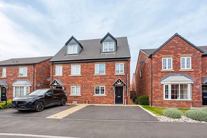 3 Bedroom Semi-Detached House For Sale In Ombler Drive, Market Weighton, YO43