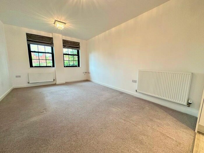 2 Bedroom Apartment To Rent In Badger Close, Brackley, NN13