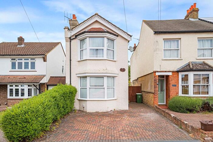 3 Bedroom Detached House For Sale In Longlands Park Crescent, Sidcup, DA15