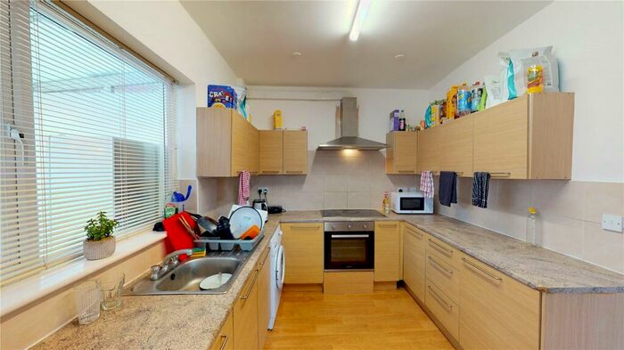 4 Bedroom End Of Terrace House To Rent In Sincil Bank, Lincoln, LN5