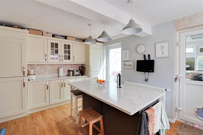 3 Bedroom Detached House For Sale In Green Chase, Eckington, Sheffield, S21