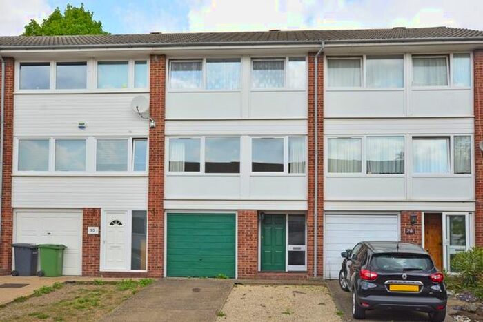 4 Bedroom Detached House To Rent In Hatcliffe Close, London, SE3