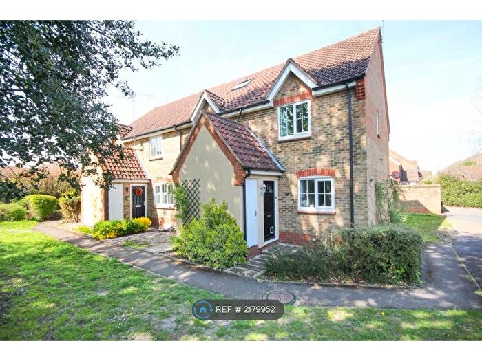 2 Bedroom End Of Terrace House To Rent In Macphail Close, Wokingham, RG40