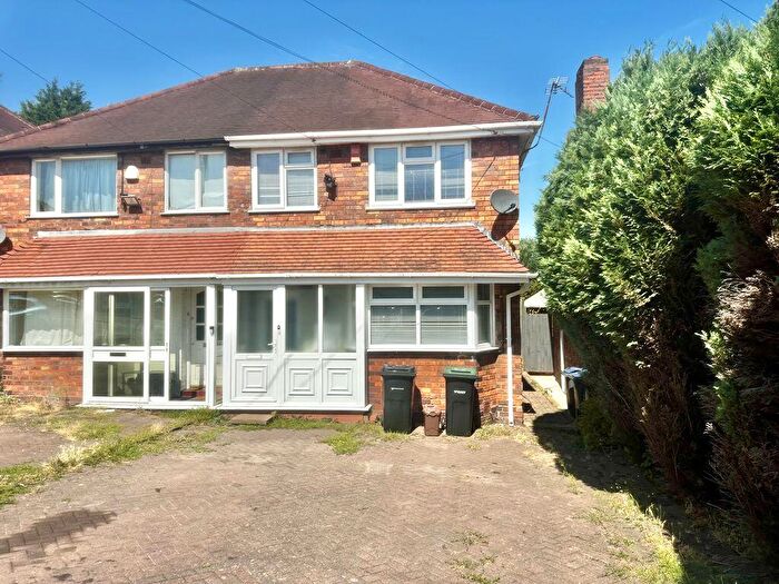 3 Bedroom Semi-Detached House For Sale In Tideswell Road, Great Barr, Birmingham, B42