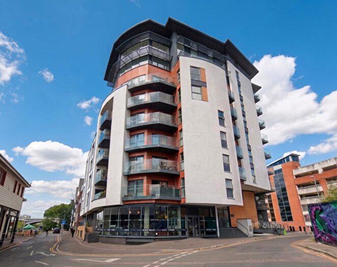 2 Bedroom Apartment For Sale In Elder House, Water Lane, Kingston Upon Thames, Surrey, KT1
