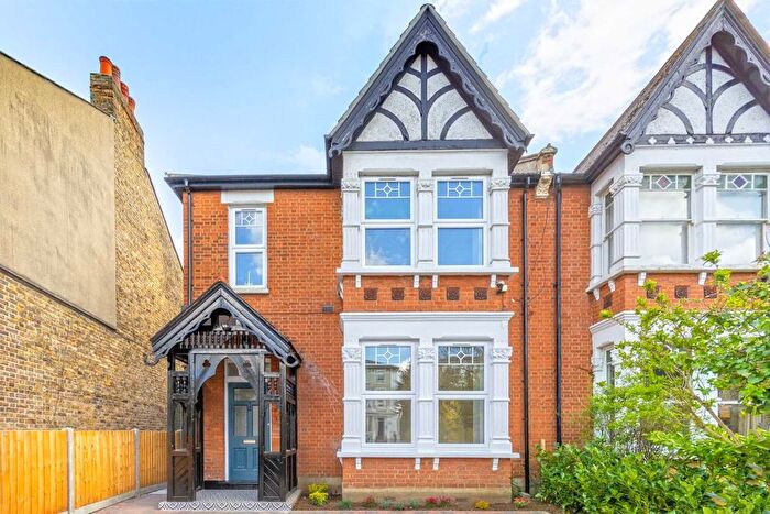 2 Bedroom Flat To Rent In Argyle Road, London, W13