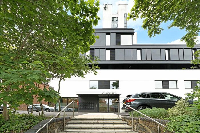 Apartment To Rent In Avenue Road, N6