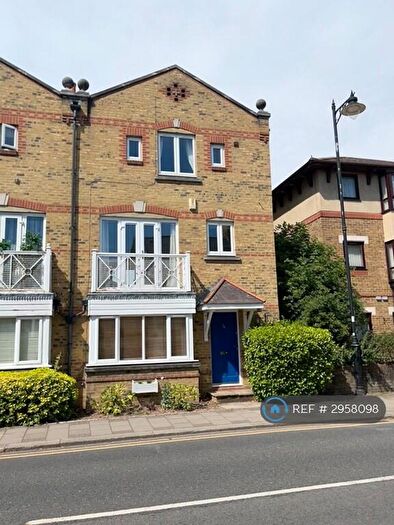 3 Bedroom Semi-Detached House To Rent In Kings Road, Windsor, SL4