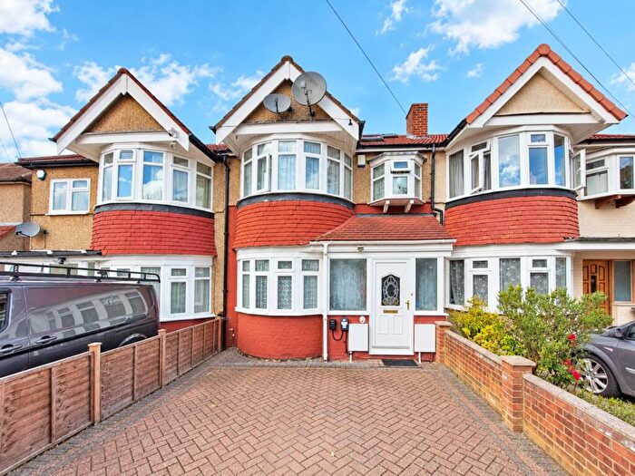 4 Bedroom Terraced House For Sale In Yeading Avenue, Rayners Lane, Harrow, HA2