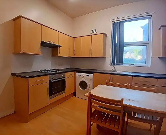 3 Bedroom Flat To Rent In Cranworth Road, Sheffield, South Yorkshire, S3